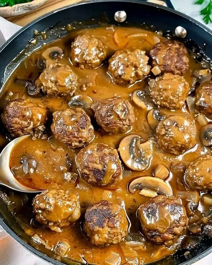 gourmet-meatballs-mushroom-sauce